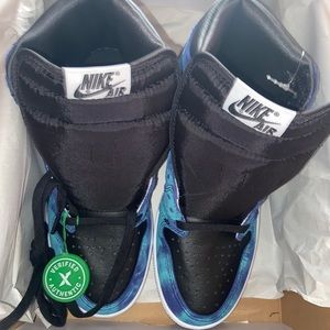 Nike women’s air Jordan 1 tye die